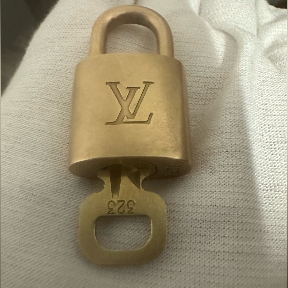 Louis Vuitton Lock and Key #323